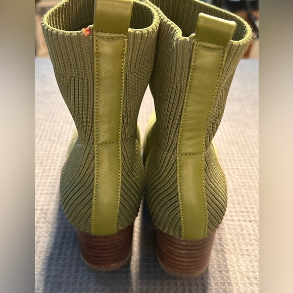 Joie Green Solid Color Knit Neely Stretch Booties EUC Worn Once Size 8 - Picture 9 of 13